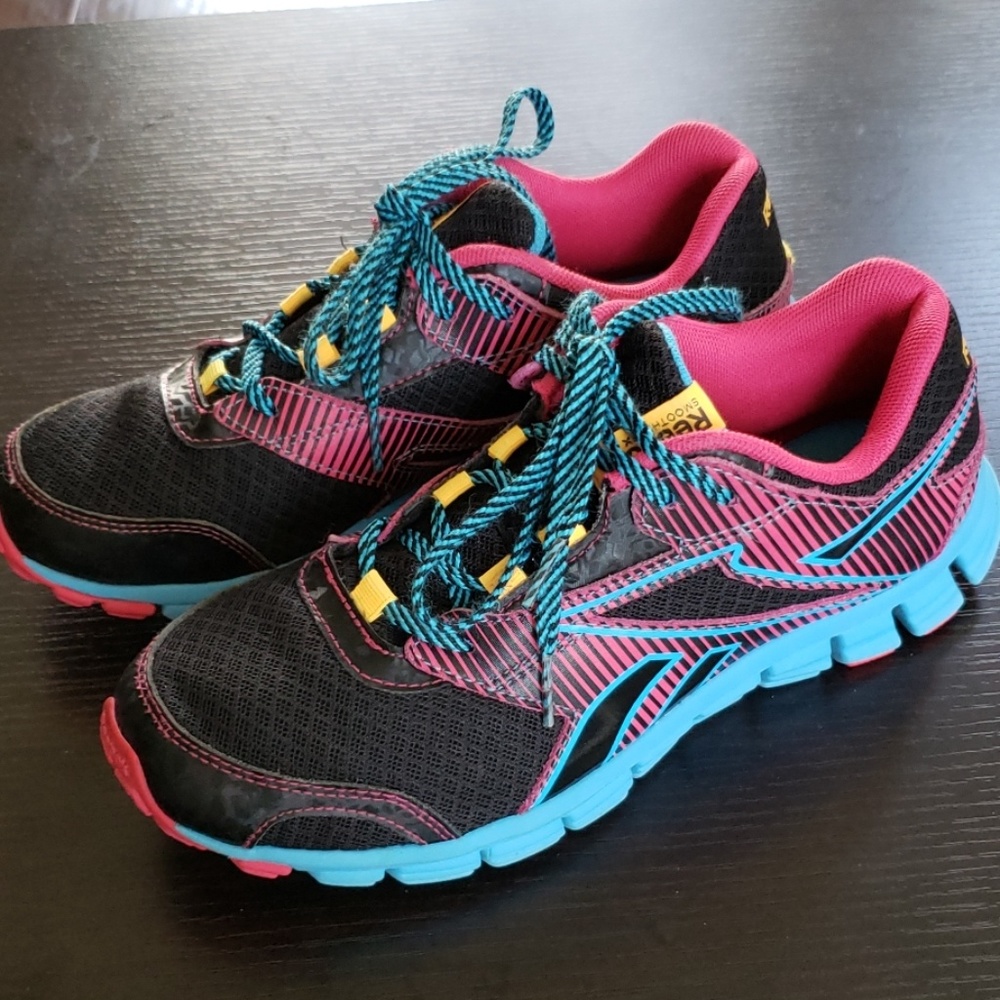 REEBOK  smoothflex shoes